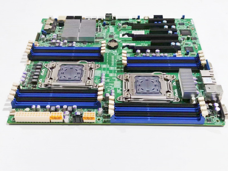 สําหรับ Supermicro X9DR3-F/X9D - Board Game Book บทวิจารณ์และราคา